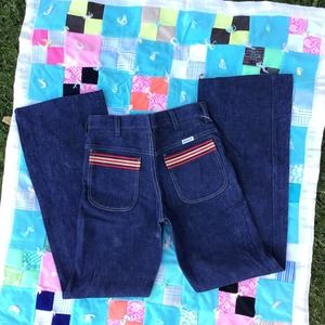 Wrangler Women’s Bellbottom Jeans Vintage 27 x 32 vintage High Waist